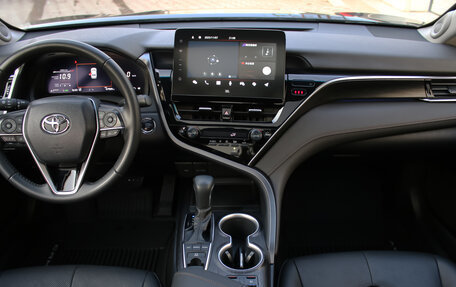 Toyota Camry, 2023 год, 3 560 000 рублей, 7 фотография