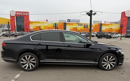 Volkswagen Passat B8 рестайлинг, 2018 год, 2 350 000 рублей, 2 фотография