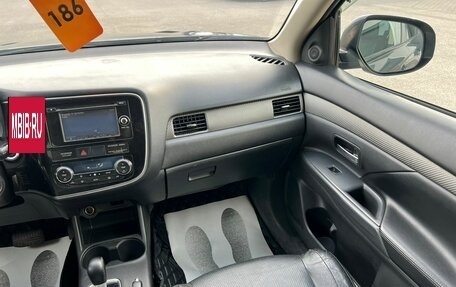 Mitsubishi Outlander III рестайлинг 3, 2013 год, 1 529 000 рублей, 15 фотография