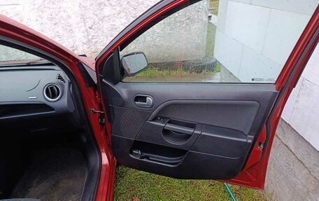 Ford Fiesta, 2006 год, 550 000 рублей, 16 фотография