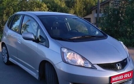 Honda Fit III, 2010 год, 900 000 рублей, 2 фотография