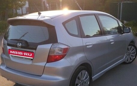 Honda Fit III, 2010 год, 900 000 рублей, 3 фотография