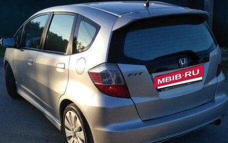 Honda Fit III, 2010 год, 900 000 рублей, 4 фотография