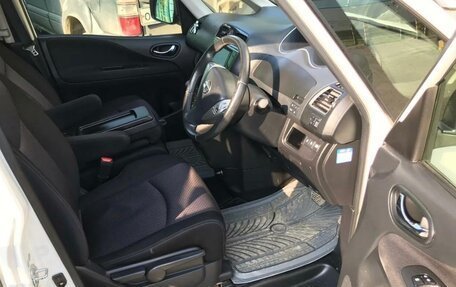 Nissan Serena IV, 2013 год, 1 400 000 рублей, 7 фотография