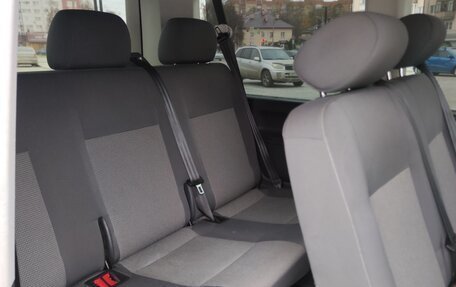 Volkswagen Caravelle T5, 2014 год, 2 060 000 рублей, 9 фотография