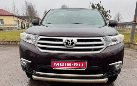 Toyota Highlander III, 2012 год, 2 250 000 рублей, 1 фотография