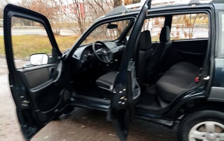 Chevrolet Niva I рестайлинг, 2012 год, 600 000 рублей, 24 фотография