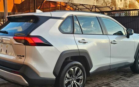 Toyota RAV4, 2025 год, 4 050 000 рублей, 4 фотография