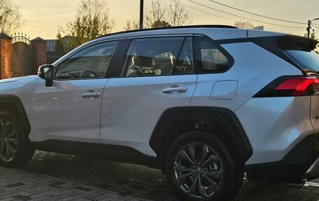 Toyota RAV4, 2025 год, 4 050 000 рублей, 3 фотография