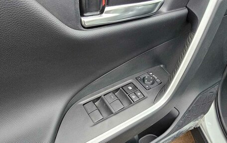 Toyota RAV4, 2025 год, 4 050 000 рублей, 8 фотография