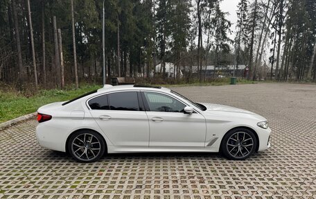 BMW 5 серия, 2022 год, 5 950 000 рублей, 10 фотография