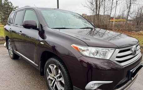 Toyota Highlander III, 2012 год, 2 250 000 рублей, 2 фотография