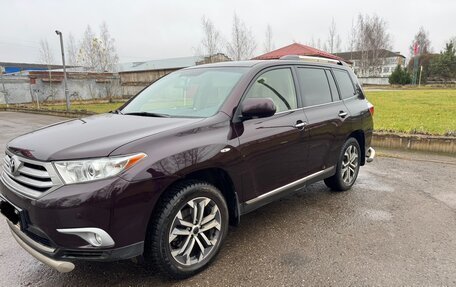 Toyota Highlander III, 2012 год, 2 250 000 рублей, 4 фотография