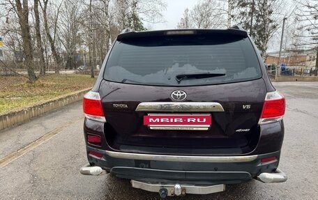 Toyota Highlander III, 2012 год, 2 250 000 рублей, 3 фотография