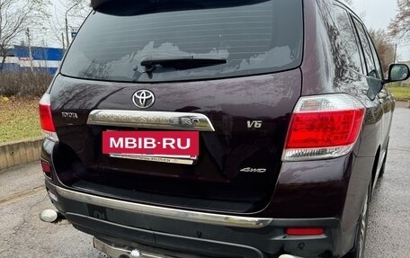 Toyota Highlander III, 2012 год, 2 250 000 рублей, 5 фотография
