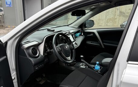 Toyota RAV4, 2017 год, 2 650 000 рублей, 7 фотография