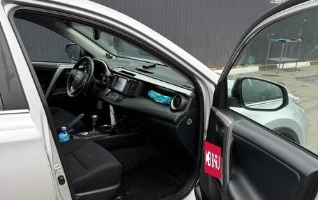 Toyota RAV4, 2017 год, 2 650 000 рублей, 10 фотография