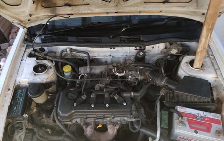 Nissan Primera II рестайлинг, 2000 год, 250 000 рублей, 14 фотография