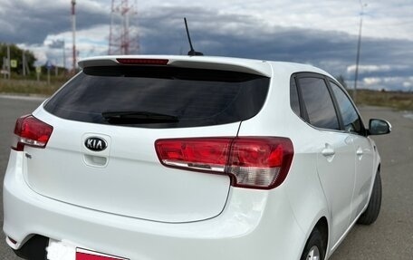 KIA Rio III рестайлинг, 2017 год, 1 000 000 рублей, 8 фотография