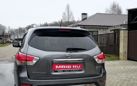 Nissan Pathfinder, 2016 год, 1 600 000 рублей, 2 фотография