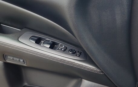 Nissan Pathfinder, 2016 год, 1 600 000 рублей, 11 фотография