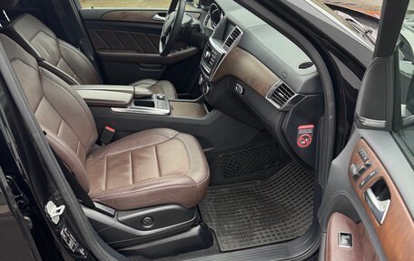 Mercedes-Benz GL-Класс, 2014 год, 3 500 000 рублей, 29 фотография