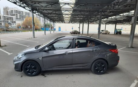 Hyundai Solaris II рестайлинг, 2014 год, 810 000 рублей, 2 фотография