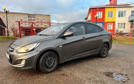 Hyundai Solaris II рестайлинг, 2011 год, 475 000 рублей, 3 фотография