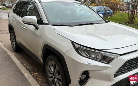 Toyota RAV4, 2019 год, 3 000 000 рублей, 15 фотография