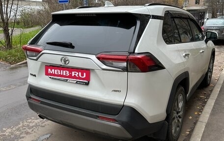 Toyota RAV4, 2019 год, 3 000 000 рублей, 14 фотография