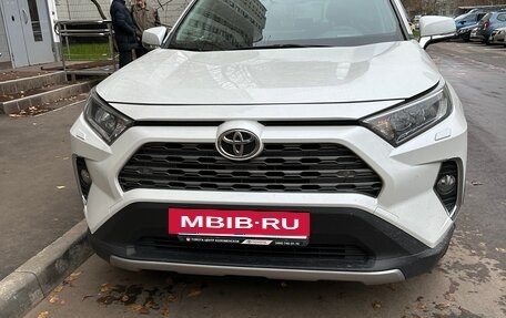 Toyota RAV4, 2019 год, 3 000 000 рублей, 17 фотография