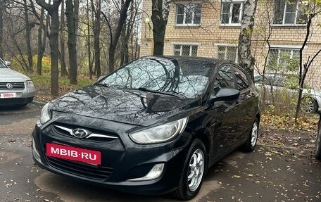 Hyundai Solaris II рестайлинг, 2011 год, 620 000 рублей, 2 фотография