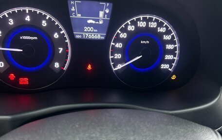 Hyundai Solaris II рестайлинг, 2011 год, 620 000 рублей, 8 фотография