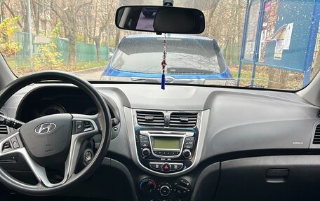 Hyundai Solaris II рестайлинг, 2011 год, 620 000 рублей, 26 фотография