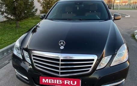 Mercedes-Benz E-Класс, 2012 год, 1 250 000 рублей, 1 фотография