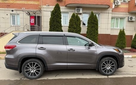 Toyota Highlander III, 2019 год, 3 450 000 рублей, 4 фотография