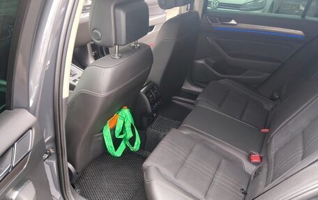 Volkswagen Passat B8 рестайлинг, 2019 год, 2 800 000 рублей, 11 фотография