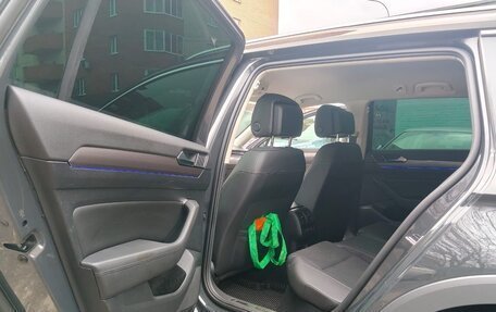 Volkswagen Passat B8 рестайлинг, 2019 год, 2 800 000 рублей, 10 фотография