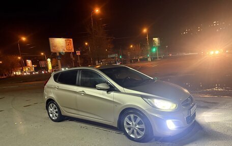 Hyundai Solaris II рестайлинг, 2011 год, 565 000 рублей, 2 фотография