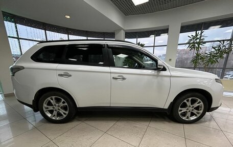 Mitsubishi Outlander III рестайлинг 3, 2013 год, 1 299 000 рублей, 4 фотография