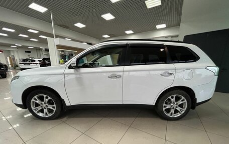 Mitsubishi Outlander III рестайлинг 3, 2013 год, 1 299 000 рублей, 8 фотография