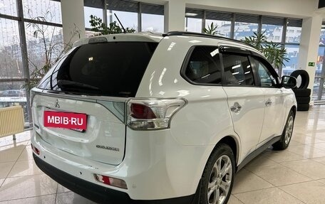 Mitsubishi Outlander III рестайлинг 3, 2013 год, 1 299 000 рублей, 5 фотография