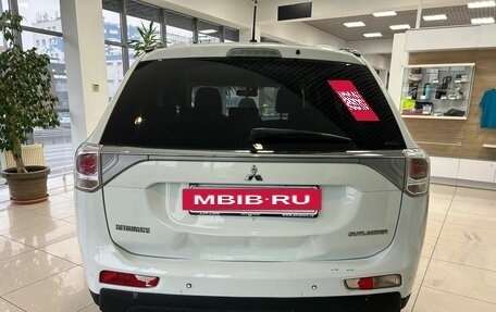 Mitsubishi Outlander III рестайлинг 3, 2013 год, 1 299 000 рублей, 6 фотография