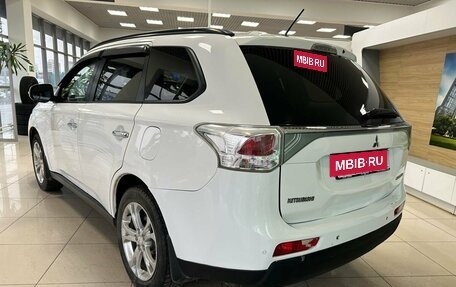 Mitsubishi Outlander III рестайлинг 3, 2013 год, 1 299 000 рублей, 7 фотография