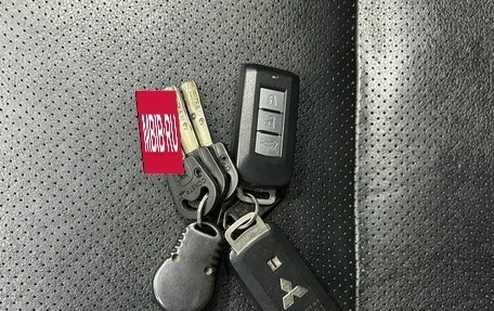 Mitsubishi Outlander III рестайлинг 3, 2013 год, 1 299 000 рублей, 26 фотография