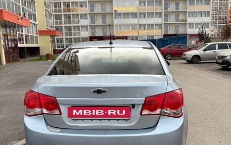 Chevrolet Cruze II, 2009 год, 650 000 рублей, 4 фотография