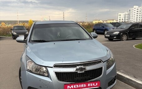 Chevrolet Cruze II, 2009 год, 650 000 рублей, 3 фотография
