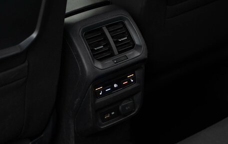 Volkswagen Tiguan II, 2019 год, 3 578 444 рублей, 13 фотография