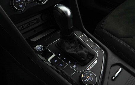 Volkswagen Tiguan II, 2019 год, 3 578 444 рублей, 21 фотография