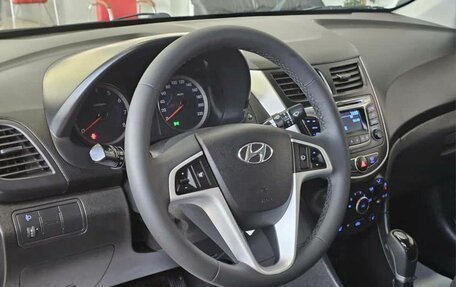 Hyundai Solaris II рестайлинг, 2015 год, 1 235 000 рублей, 11 фотография